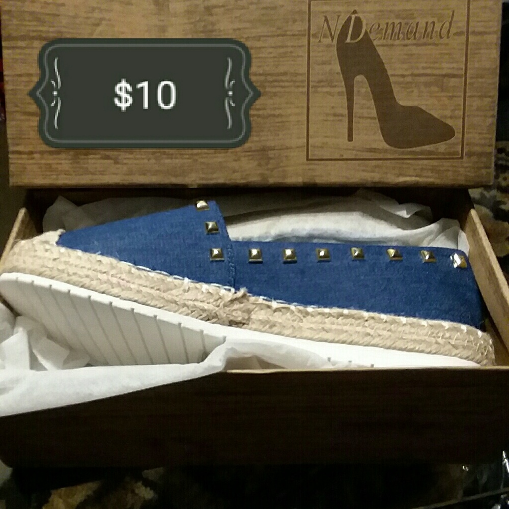 Slip on shoe